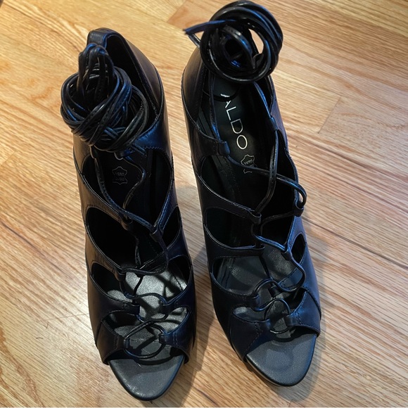 Aldo leather lace up gothic heels - Picture 5 of 9